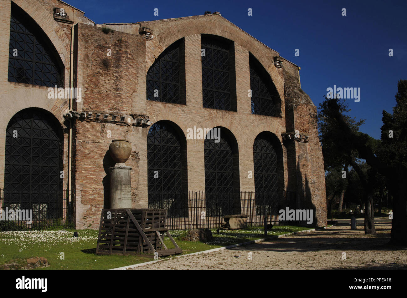 Italien. Rom. Thermen des Diokletian. Gebaut von 298-306. Von außen. Römische Nationalmuseum. Italien. Stockfoto