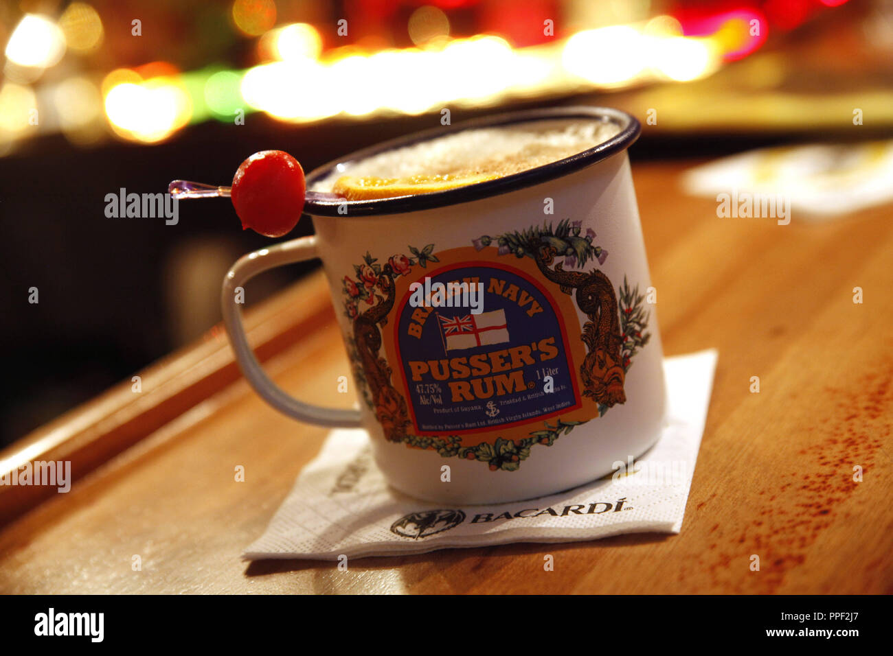 Spezialität "Schmerzmittel" in der Cocktailbar "Pusser's in der Falkenturmstraße 9 in München, Deutschland Stockfoto