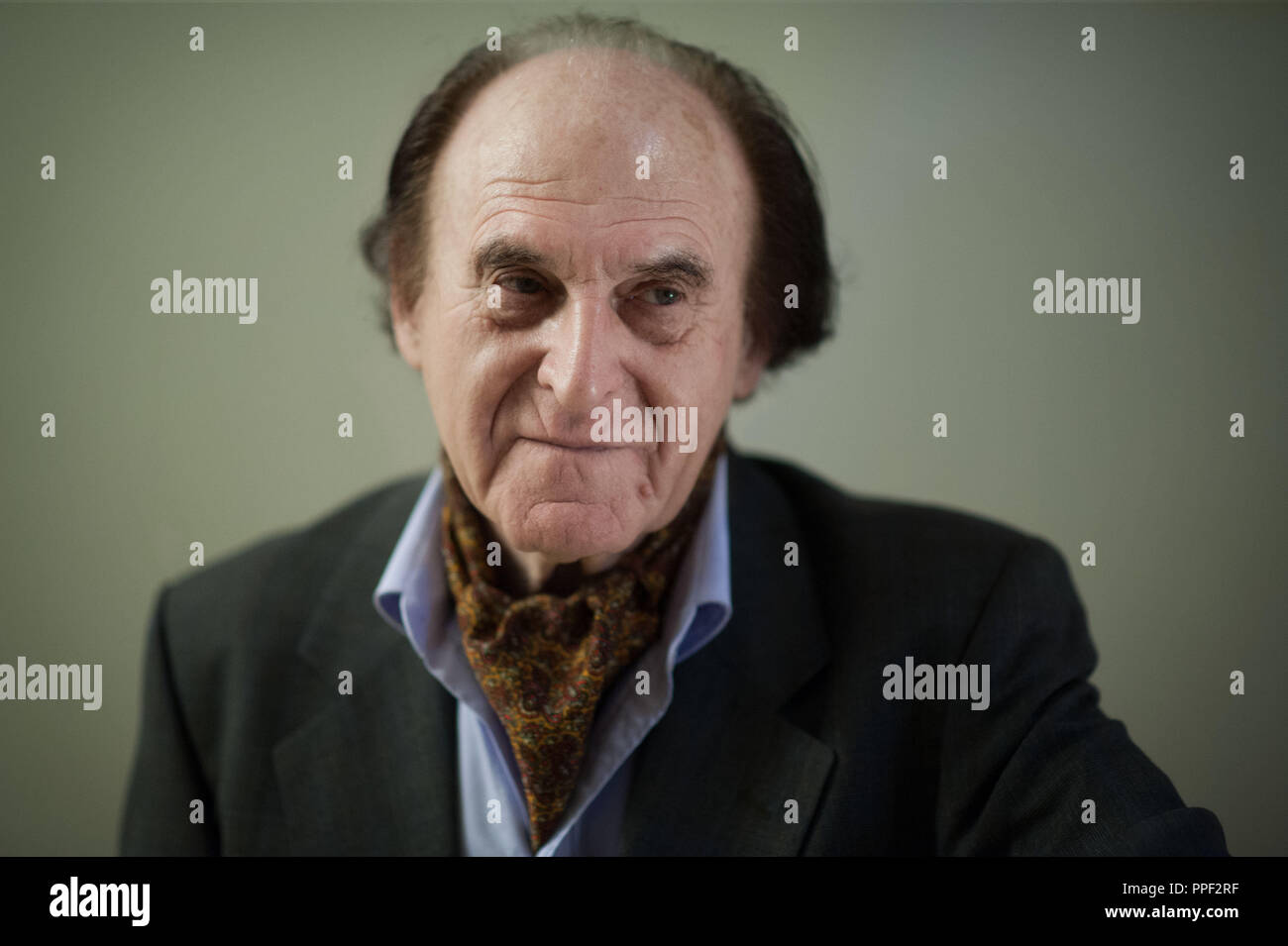 Otto Dov Kulka, (* 1933 in der Tschechoslowakei), ein israelischer Historiker. Er war der Geschwister-Scholl-Preis 2013 für sein Buch "Landschaften der Metropole des Todes: Reflexionen über Erinnerung und Imagination" ausgezeichnet. Stockfoto