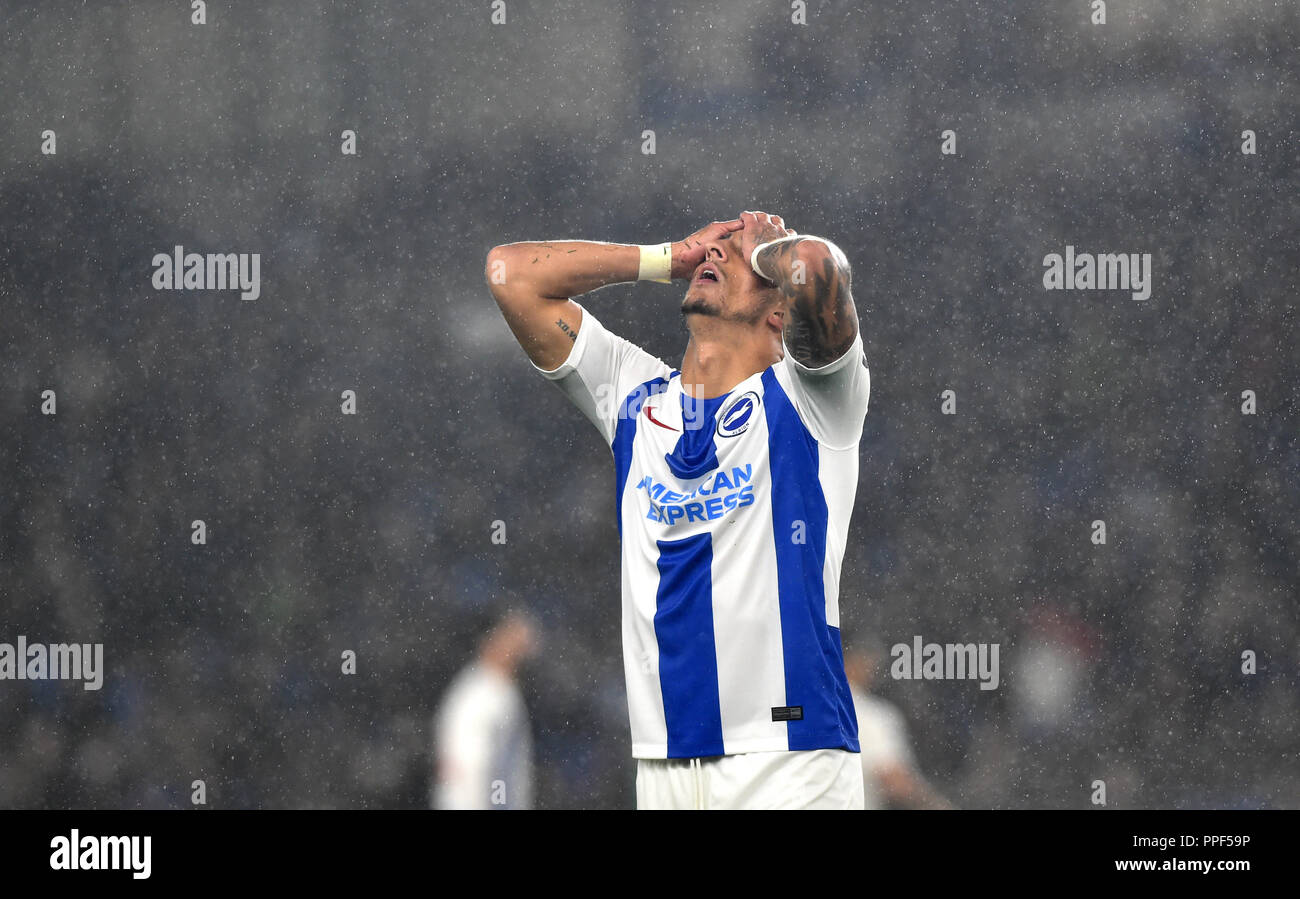 Anthony Knockaert von Brighton zeigt seine Frustration nach fehlt eine Chance während der Premier League Match zwischen Brighton und Hove Albion und Tottenham Hotspur im American Express Community Stadion, Brighton, 22 Sept 2018 Redaktionelle Verwendung nur. Kein Merchandising. Für Fußball Bilder FA und Premier League Einschränkungen Inc. kein Internet/Mobile Nutzung ohne fapl Lizenz - für Details Kontakt Fußball Dataco Stockfoto