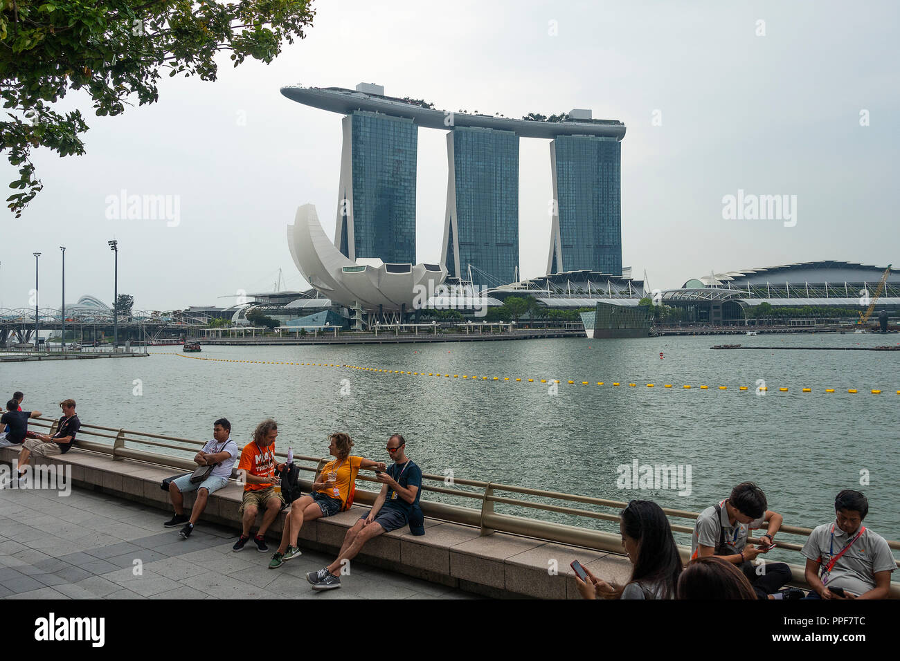 Die Ikonischen Marina Bay Sands Hotel und die ArtScience Museum auf die Bucht in der Innenstadt von Singapur Republik Singapur Asien Stockfoto