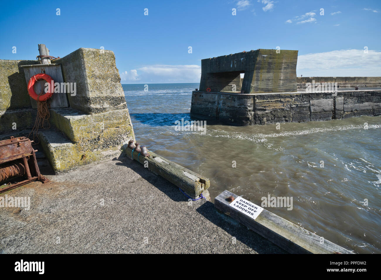 Das kleine Fischerdorf Craster auf der Küste von Northumberland, England, Großbritannien Stockfoto