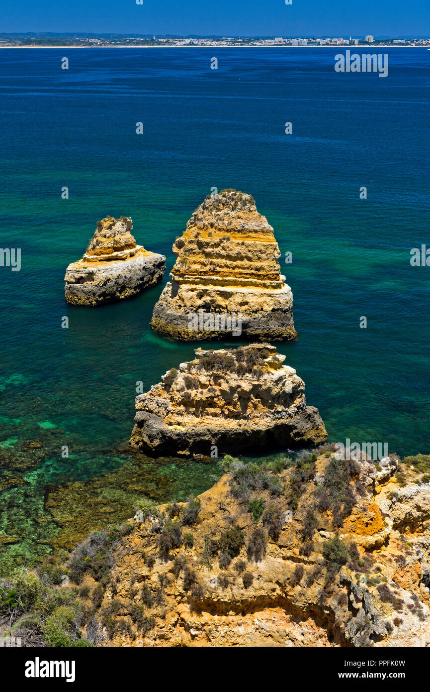 Felsformationen an Camilo Strand, Praia do Camilo, Lagos, Algarve, Portugal Stockfoto