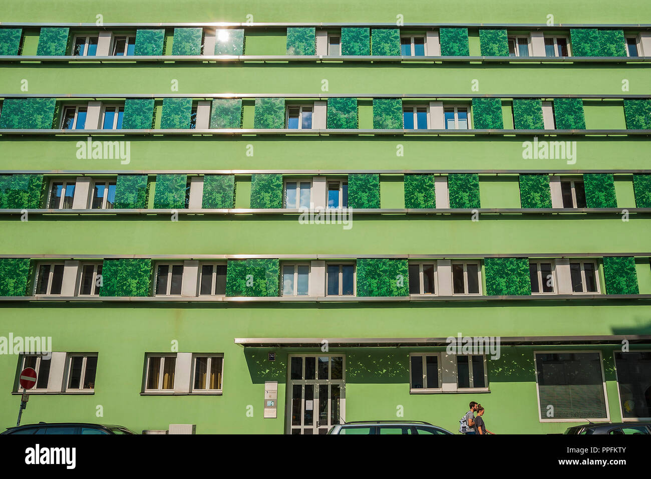 Grüne Fassade, Schwabing, München, Oberbayern, Bayern, Deutschland Stockfoto