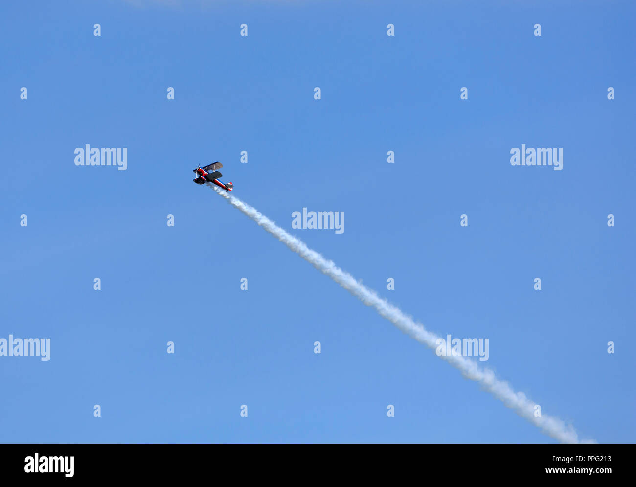 Doppeldecker 450 Super Stearman von Greg Shelton an der Cleveland Air Show 2018 geflogen Stockfoto