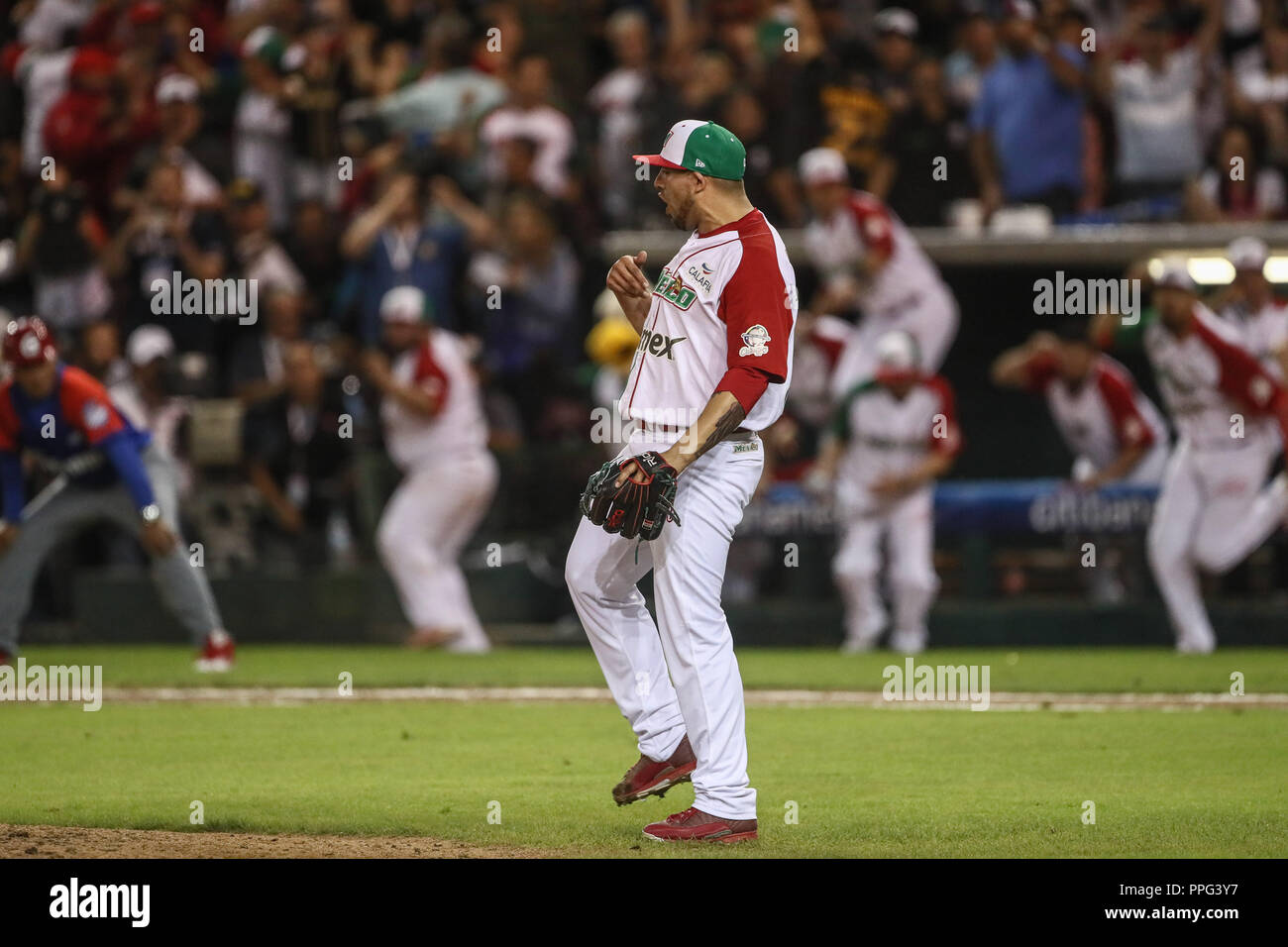 Con un-ponche del relevista Jake Sanchez, Mexiko gana 1 Carrera por Cero ein Kuba 9 Innings, con Este resultado El equipo azteca Pasa a la final de la S Stockfoto