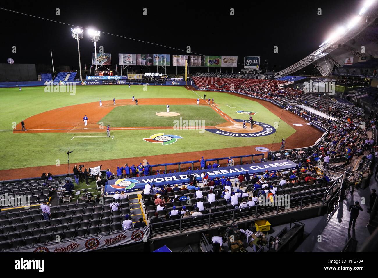 Acciones, durante el Partido de desempate Italia vs Venezuela, World Baseball Classic en Estadio Charros de Jalisco en Guadalajara, Mexiko. Marzo 13, Stockfoto