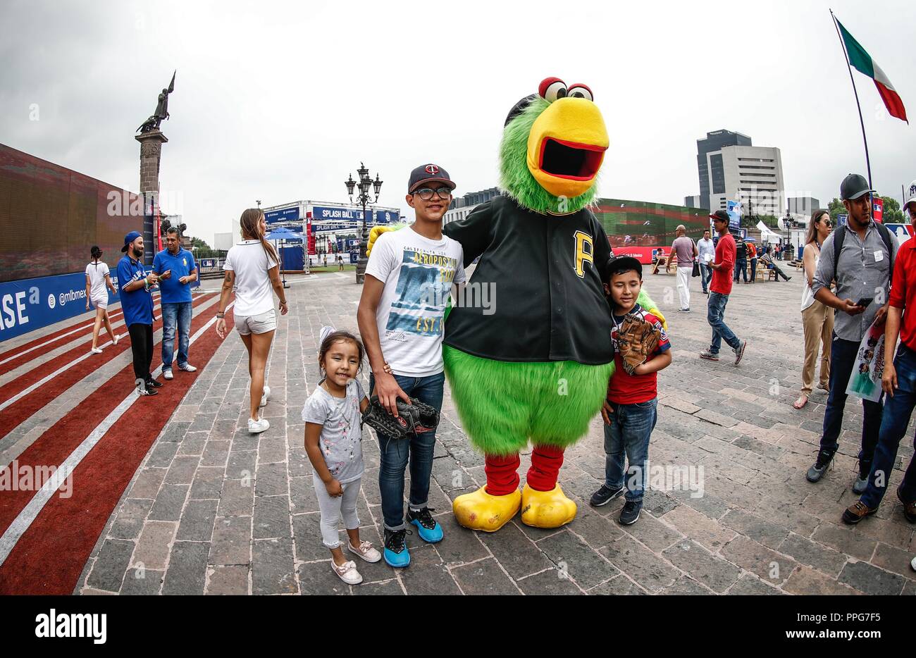 Aspekte der Ventilator Fest der Großen Ligen des Besbol in der monumentalen Plaza Monterrey Nuevo Leon vor der Serie in Mexiko mit der Do Stockfoto