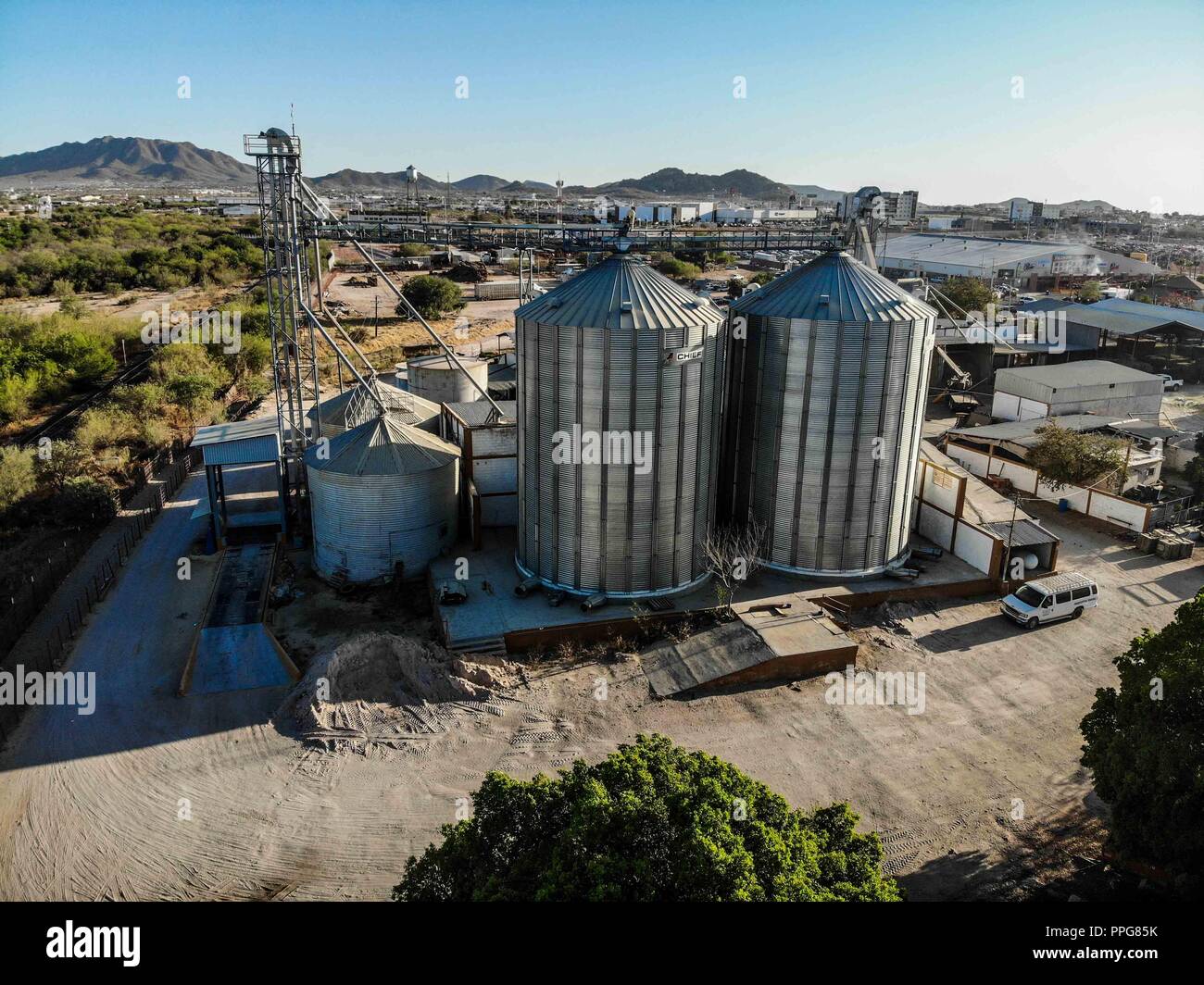 Vista aéreas de graneros, Estructura de Acero de graneros en la Ganadera Expogan, Union Regional de Sonora (UGRS). Hermosillo Sonora 15 Mayo 2018 Stockfoto