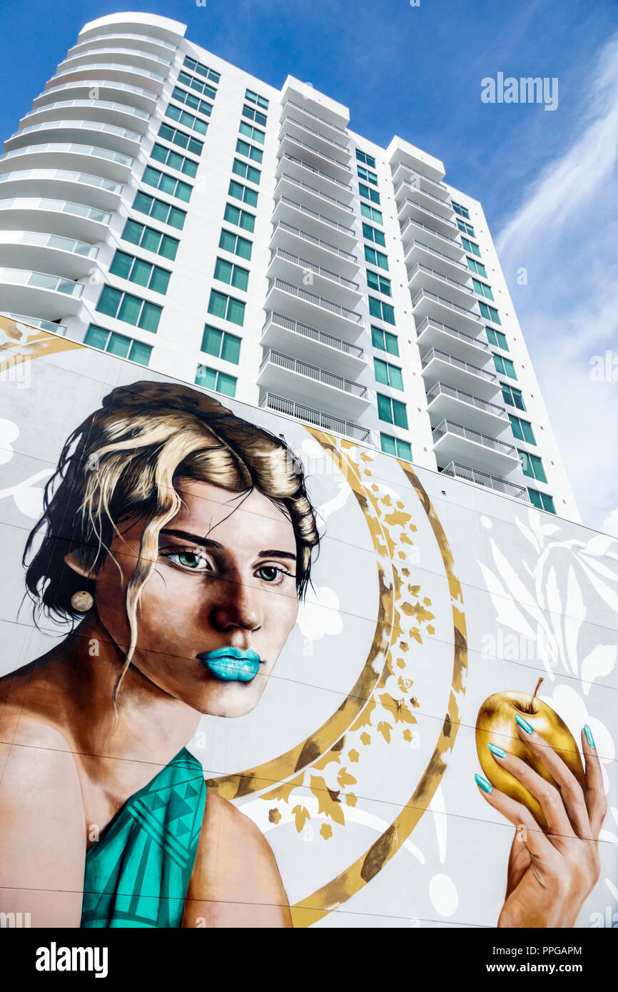 West Palm Beach Florida, riesige Wandgemälde, The Alexander, Kunstwerke, Hochhaus Wolkenkratzer Wolkenkratzer Gebäude Wohnanlage Wohnung A Stockfoto