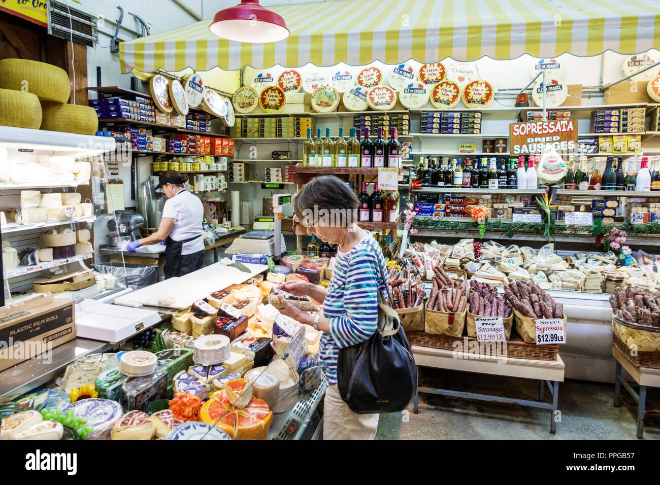 Delray Beach Florida, der Boys Farmers Market, innen, Shopping Shopper Shopper Shop Shops Markt Märkte Markt Kauf Verkauf, Einzelhandel zu Stockfoto