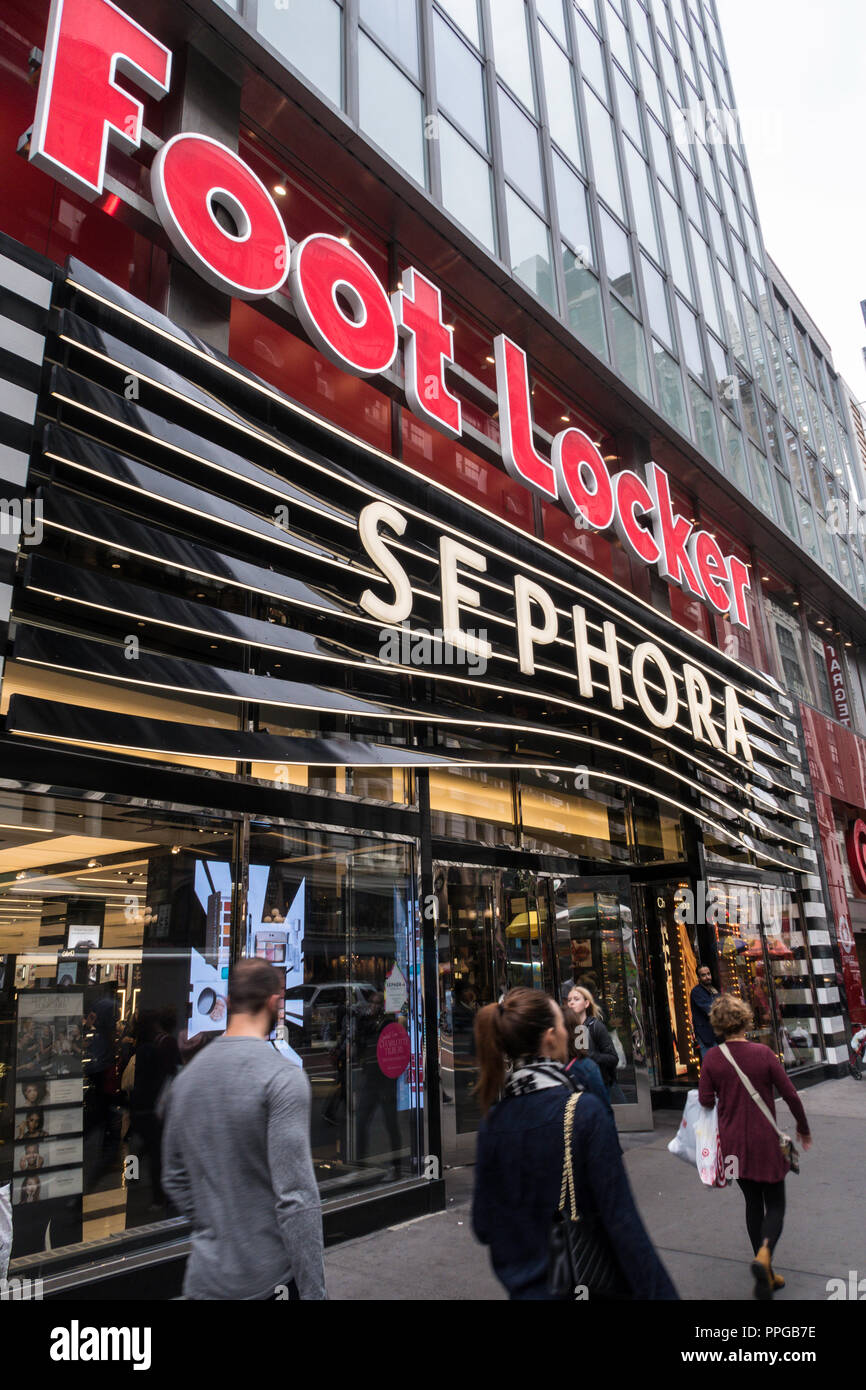 Foot Locker und Sephora Storefront auf W. 34th Street, New York, USA Stockfoto