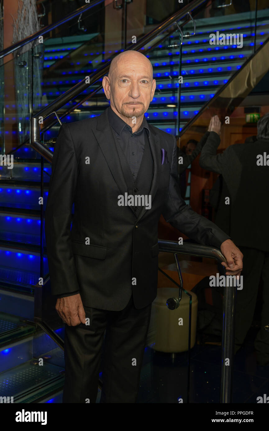 Sir Ben Kingsley im Special Screening von Netflix, Betrieb Finale, bei Vue Piccadilly. Stockfoto