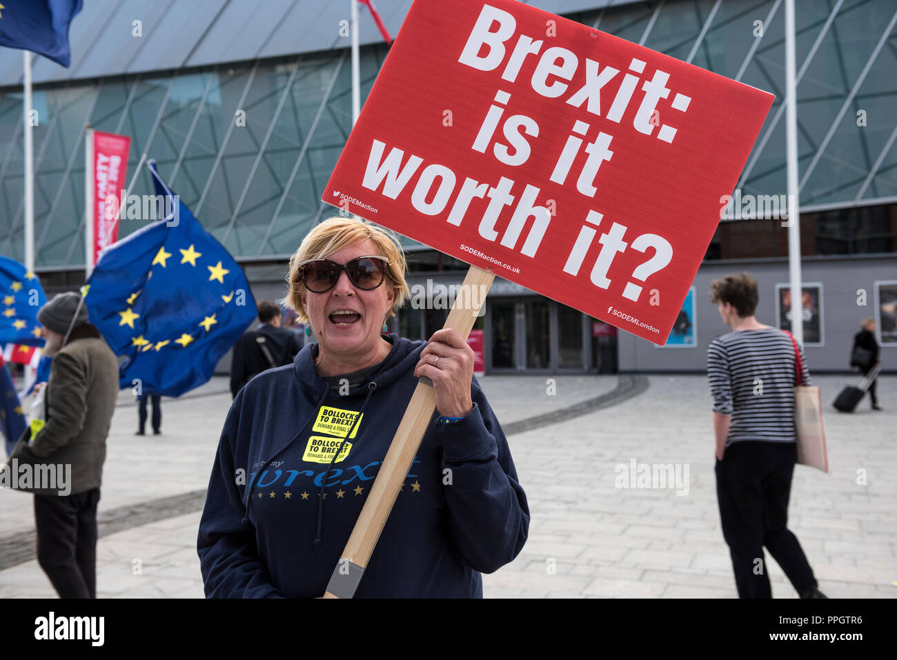 Liverpool, England, 25. September 2018, Arbeitskonferenz, Arenna Konferenzzentrum Albert Docks. Verschiedene Alternativen, Kampagnen und Demonstrationen außerhalb der wichtigsten Konferenzzentrum. Credit: Rena Pearl/Alamy leben Nachrichten Stockfoto