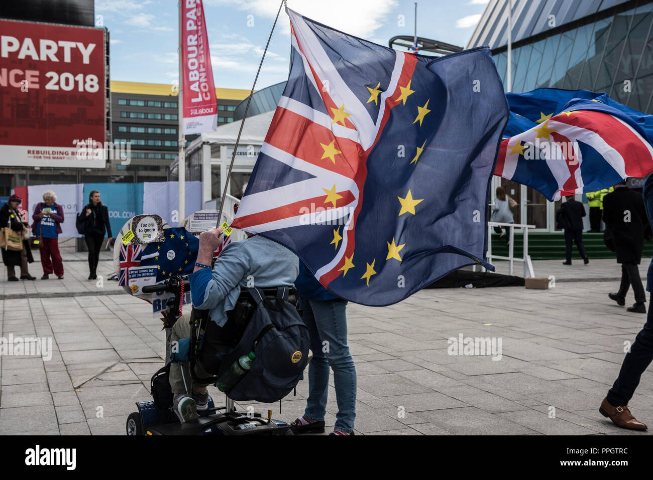 Liverpool, England, 25. September 2018, Arbeitskonferenz, Arenna Konferenzzentrum Albert Docks. Verschiedene Alternativen, Kampagnen und Demonstrationen außerhalb der wichtigsten Konferenzzentrum. Credit: Rena Pearl/Alamy leben Nachrichten Stockfoto