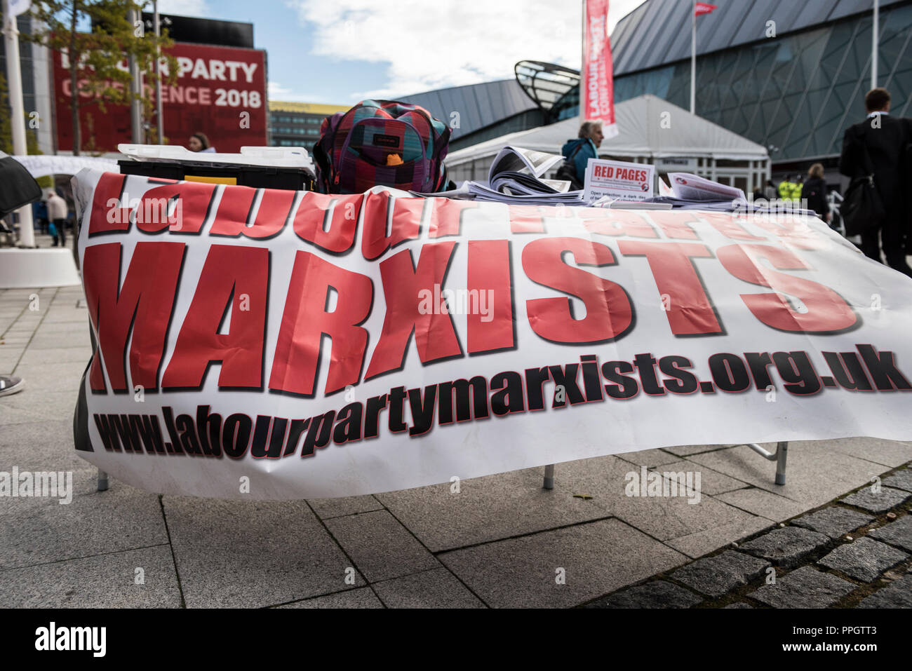 Liverpool, England, 25. September 2018, Arbeitskonferenz, Arenna Konferenzzentrum Albert Docks. Verschiedene Alternativen, Kampagnen und Demonstrationen außerhalb der wichtigsten Konferenzzentrum. Credit: Rena Pearl/Alamy leben Nachrichten Stockfoto