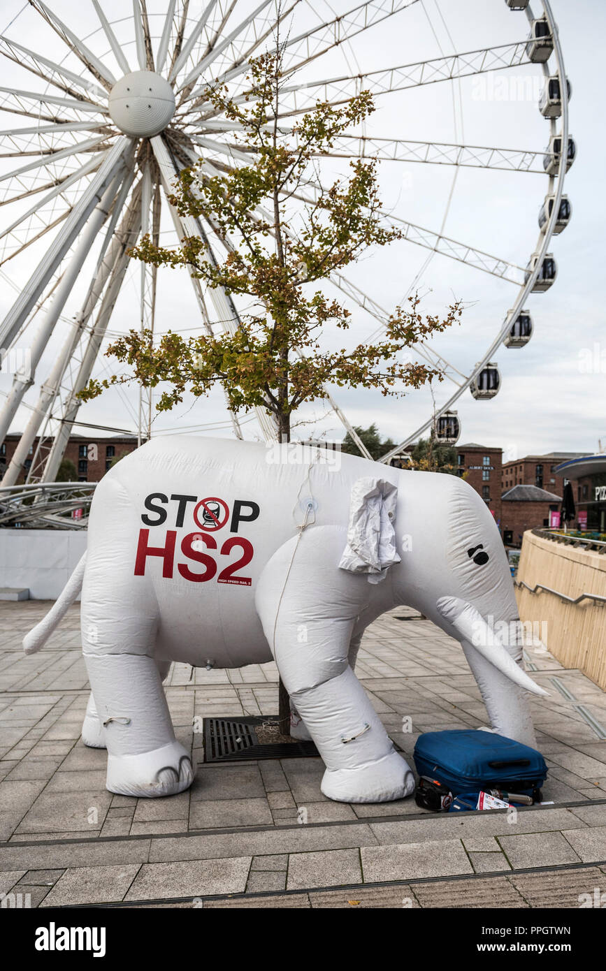 Liverpool, England, 25. September 2018, Arbeitskonferenz, Arenna Konferenzzentrum Albert Docks. Verschiedene Alternativen, Kampagnen und Demonstrationen außerhalb der wichtigsten Konferenzzentrum. Credit: Rena Pearl/Alamy leben Nachrichten Stockfoto