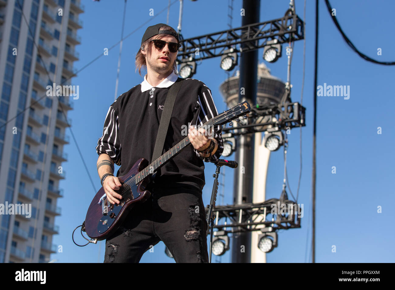 Las Vegas, Nevada, USA. 22 Sep, 2018. MICHAEL CLIFFORD von 5 Sekunden der Sommer während iHeartRadio Music Festival tagsüber Dorf in Las Vegas, Illinois Credit: Daniel DeSlover/ZUMA Draht/Alamy leben Nachrichten Stockfoto Las Vegas, Nevada, USA. 22 Sep, 2018. MICHAEL CLIFFORD von 5 Sekunden der Sommer während iHeartRadio Music Festival tagsüber Dorf in Las Vegas, Illinois Credit: Daniel DeSlover/ZUMA Draht/Alamy leben Nachrichten Stockfoto