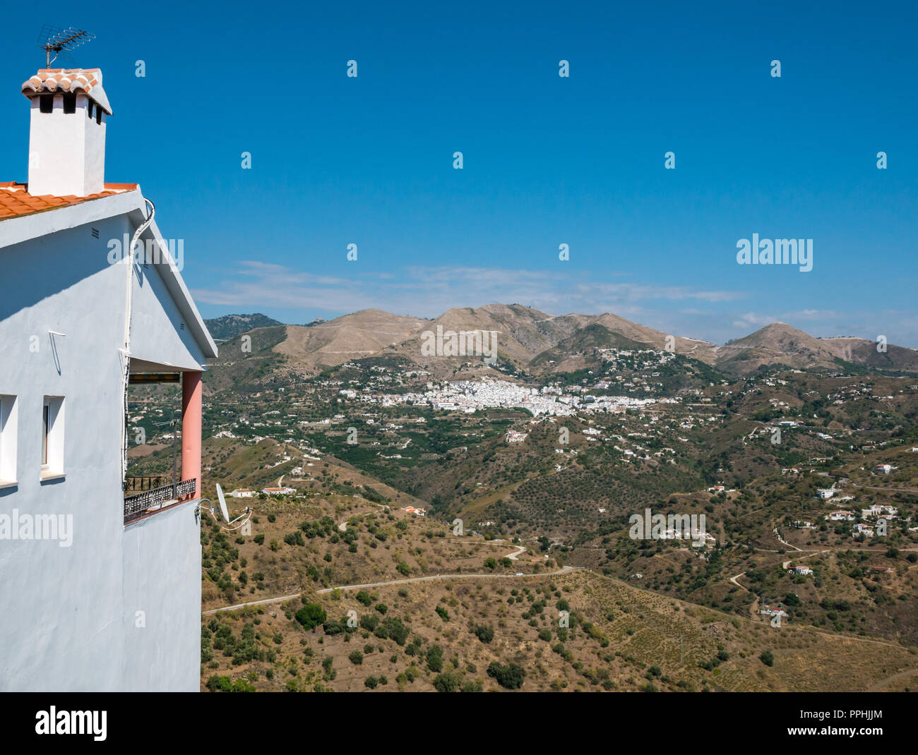 Blick über das Tal von Corumbela, Canillas De Albaida, Mudejar route, Sierras de Tejeda Naturpark, Axarquia, Andalusien, Spanien Stockfoto