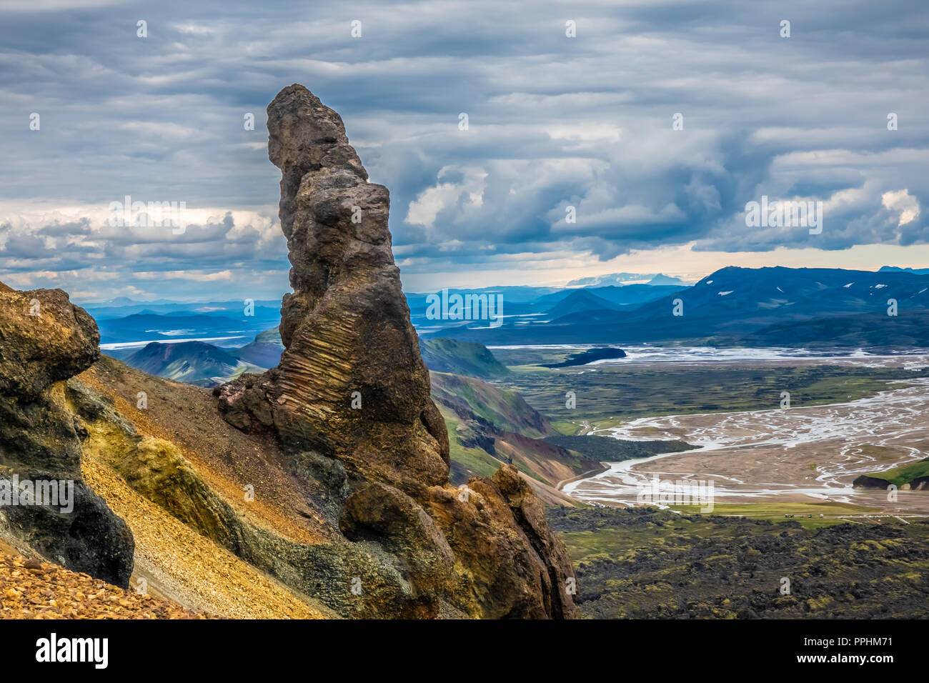 Der surreale Landschaften von Landmannalaugar entlang dem Wanderweg Laugavegur, Hochland von Island Stockfoto