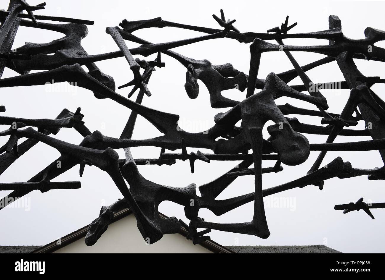 Kz Dachau. Ns-Lager von Gefangenen in 1933 geöffnet. Skulptur internationalen Monument, 1968, von Nandor Glid (1924-1997). Deutschland. Stockfoto