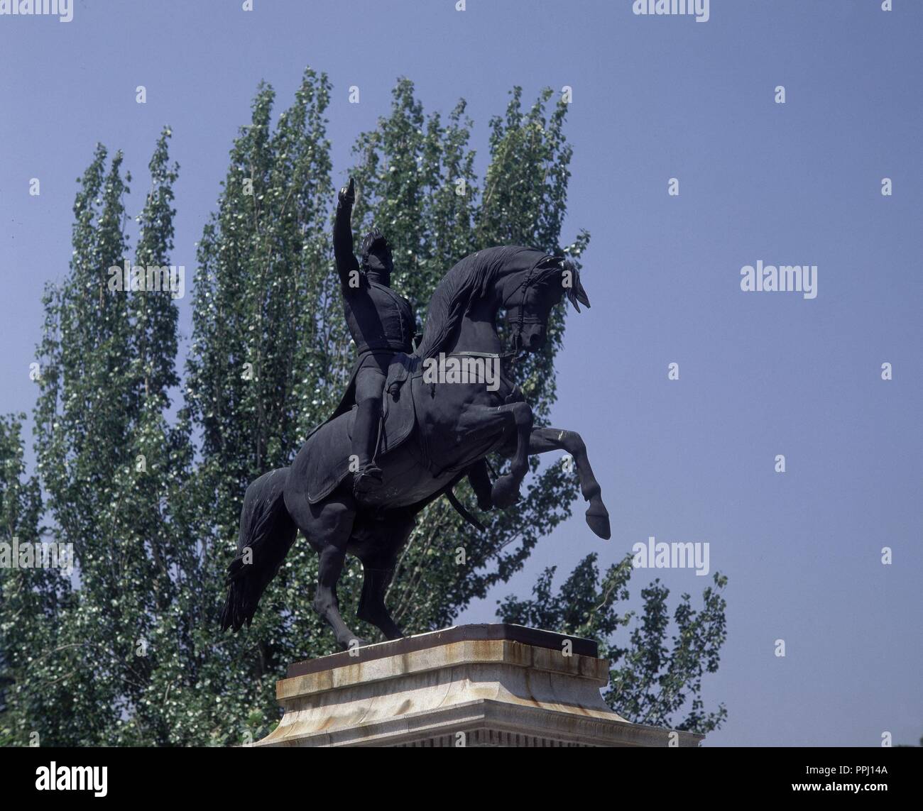 MONUMENTO AL ALLGEMEINE JOSE DE SAN MARTIN EN EL Parque del Oeste - NACHBILDUNG DE LA SITUADA EN LA PLAZA DE SAN MARTIN EN BUENOS AIRES - 1961. Autor: DAUMAS LOUIS JOSEPH. Ort: Parque del Oeste. MADRID. Spanien. Stockfoto