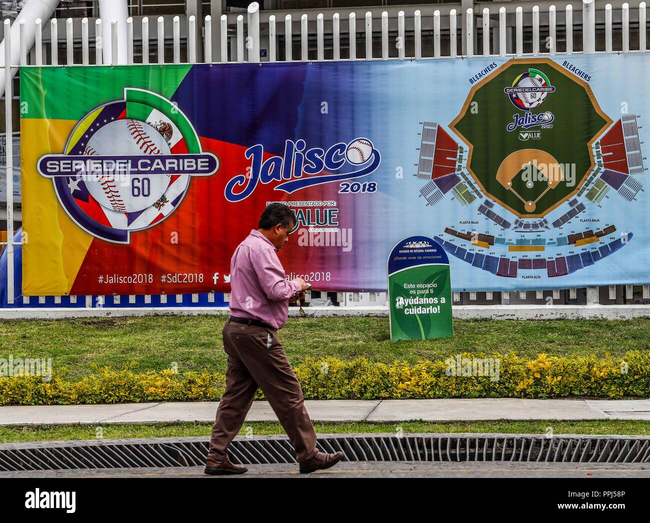 Aspekte der Panamerikanischen Stadion oder Stadion von Los Charros de Jalisco, vor Beginn der morgigen Baseball party Serie del Caribe 2018 zu werden. Stockfoto
