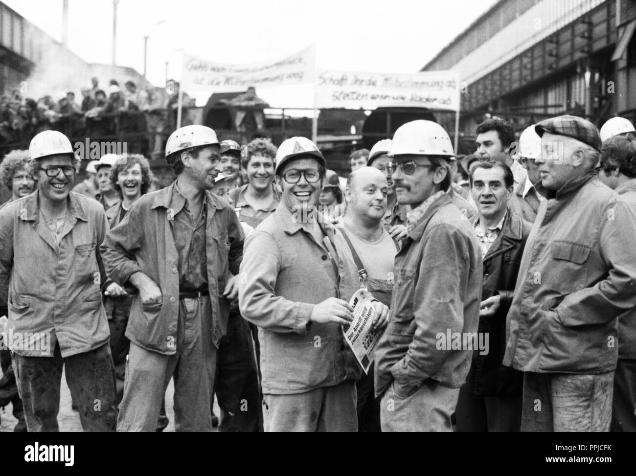 Warnstreik der IG Metall Mitbestimmung bei Thyssen in Oberhausen am 30.07.1980. . | Verwendung weltweit Stockfoto