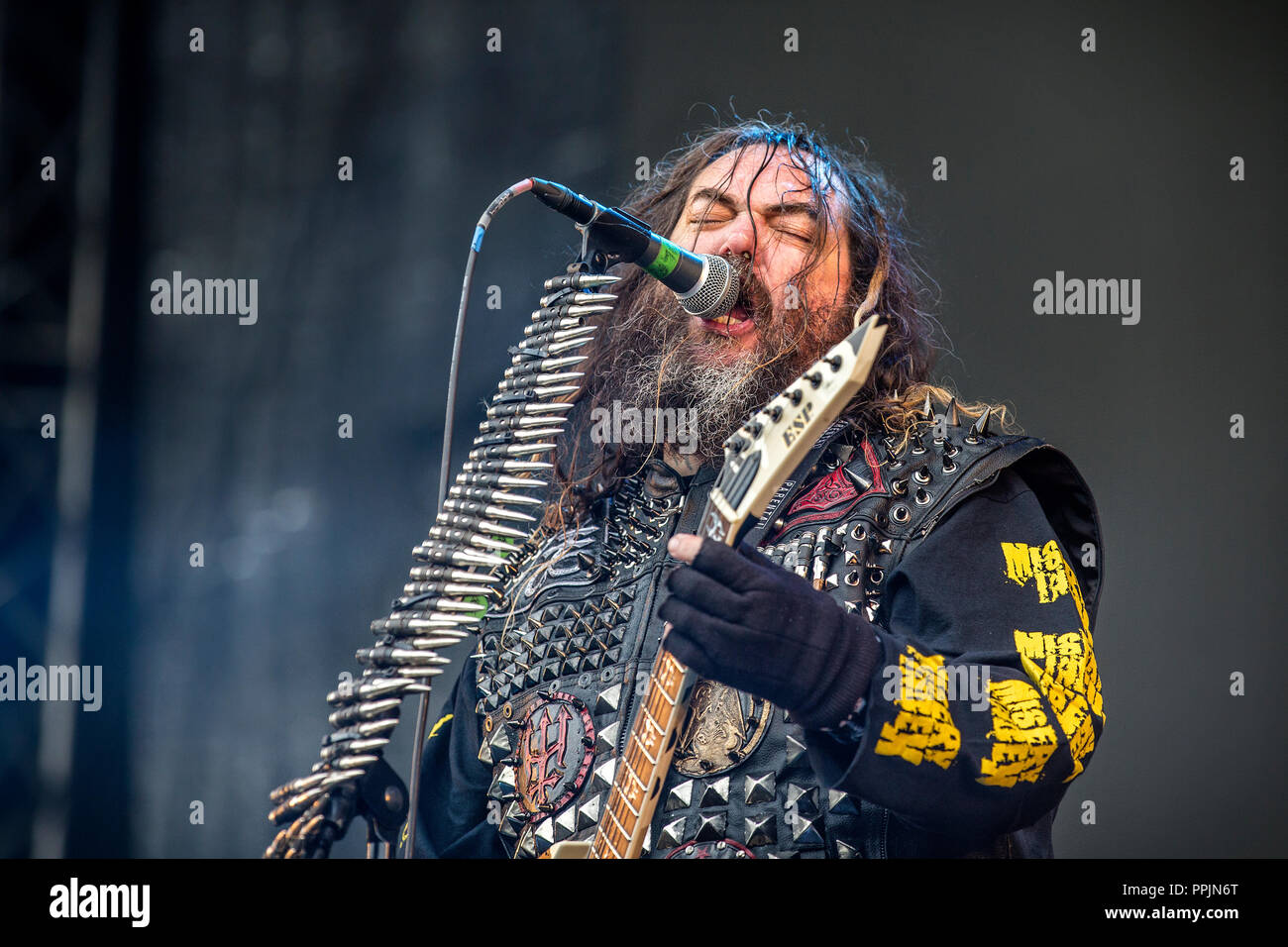 Norwegen, Halden - Juni 22., 2018. Die amerikanische heavy metal band Soulfly führt ein Konzert während der norwegischen Musik Metal Festival Tonnen Gestein 2018 in Halden. Hier Sänger und Gitarrist Max Cavalera ist live auf der Bühne gesehen. (Foto: Gonzales Foto - Terje Dokken). Stockfoto