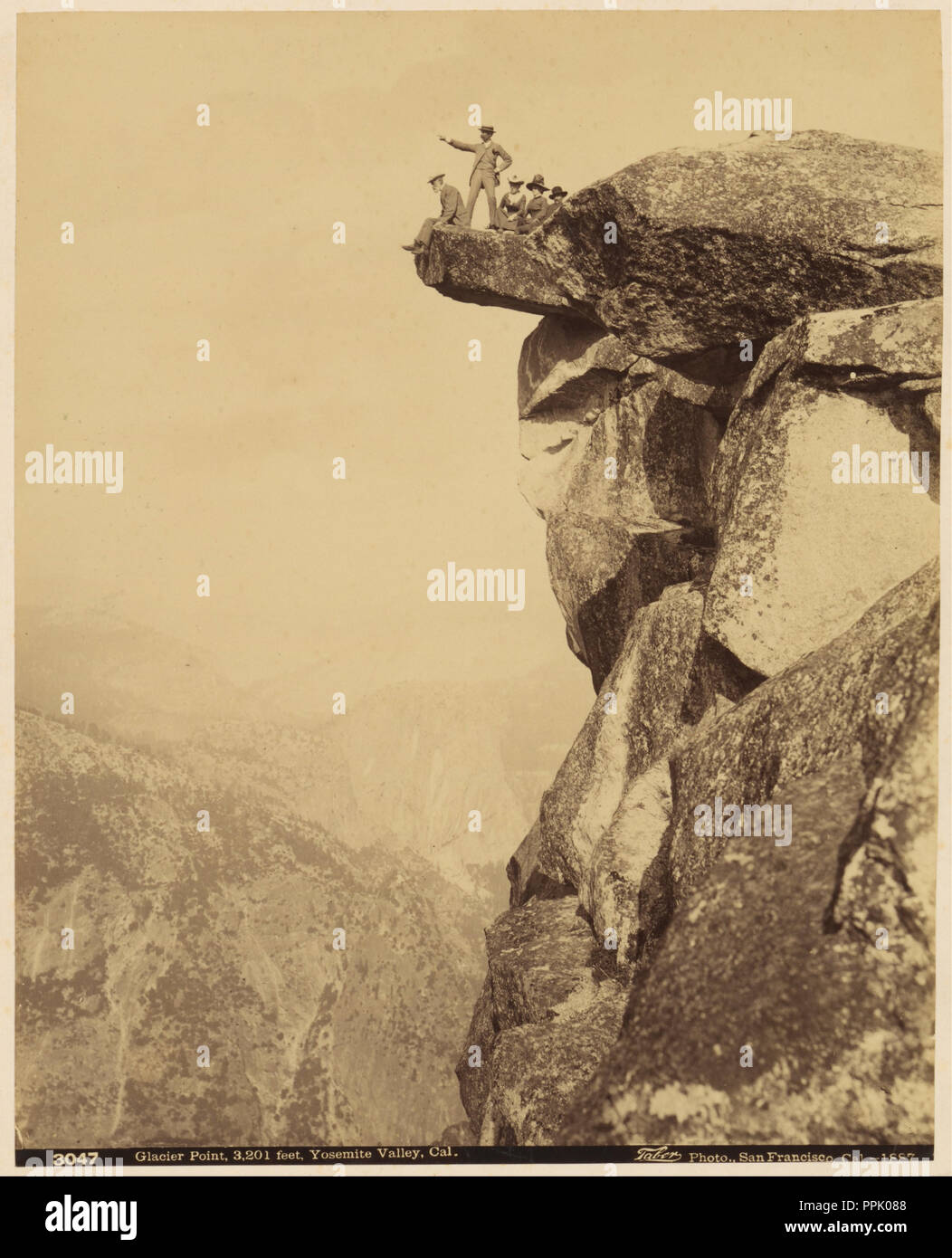 Glacier Point, 3.201 Fuß, Yosemite, Cal. Datum/Zeitraum: 1887. Drucken. Eiklar Silber. Höhe: 243 mm (9.56 in); Breite: 195 mm (7,67 in). Thema: I. W. Taber. Stockfoto