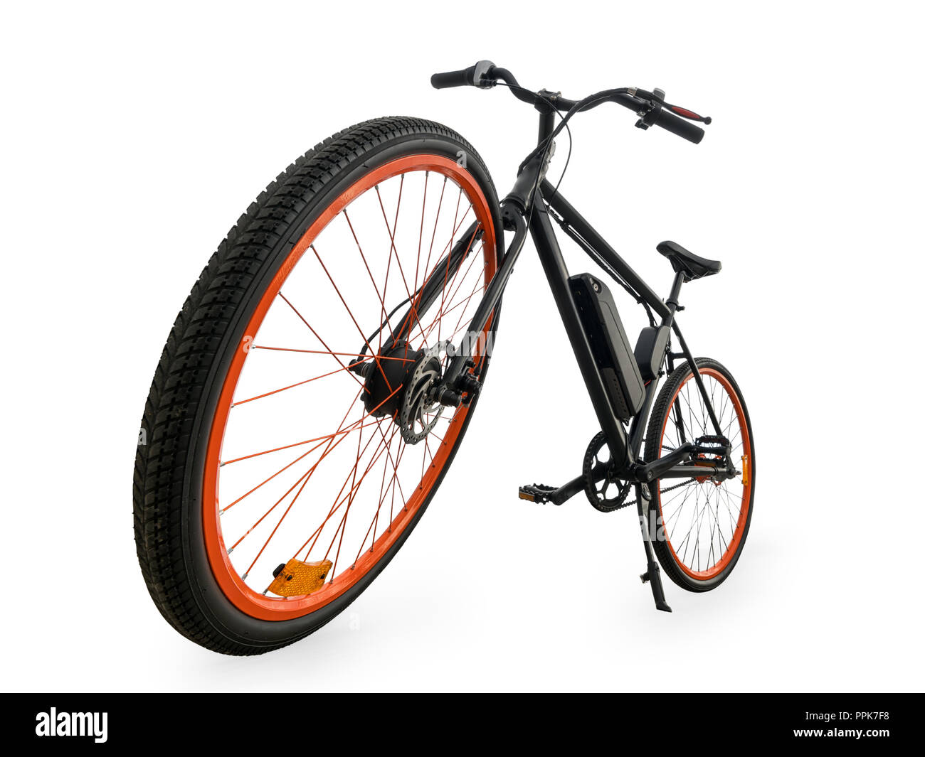 Schwarz Elektrofahrrad Weitwinkelaufnahme. Auf weißen, Beschneidungspfade getrennt ausgewiesen Stockfoto