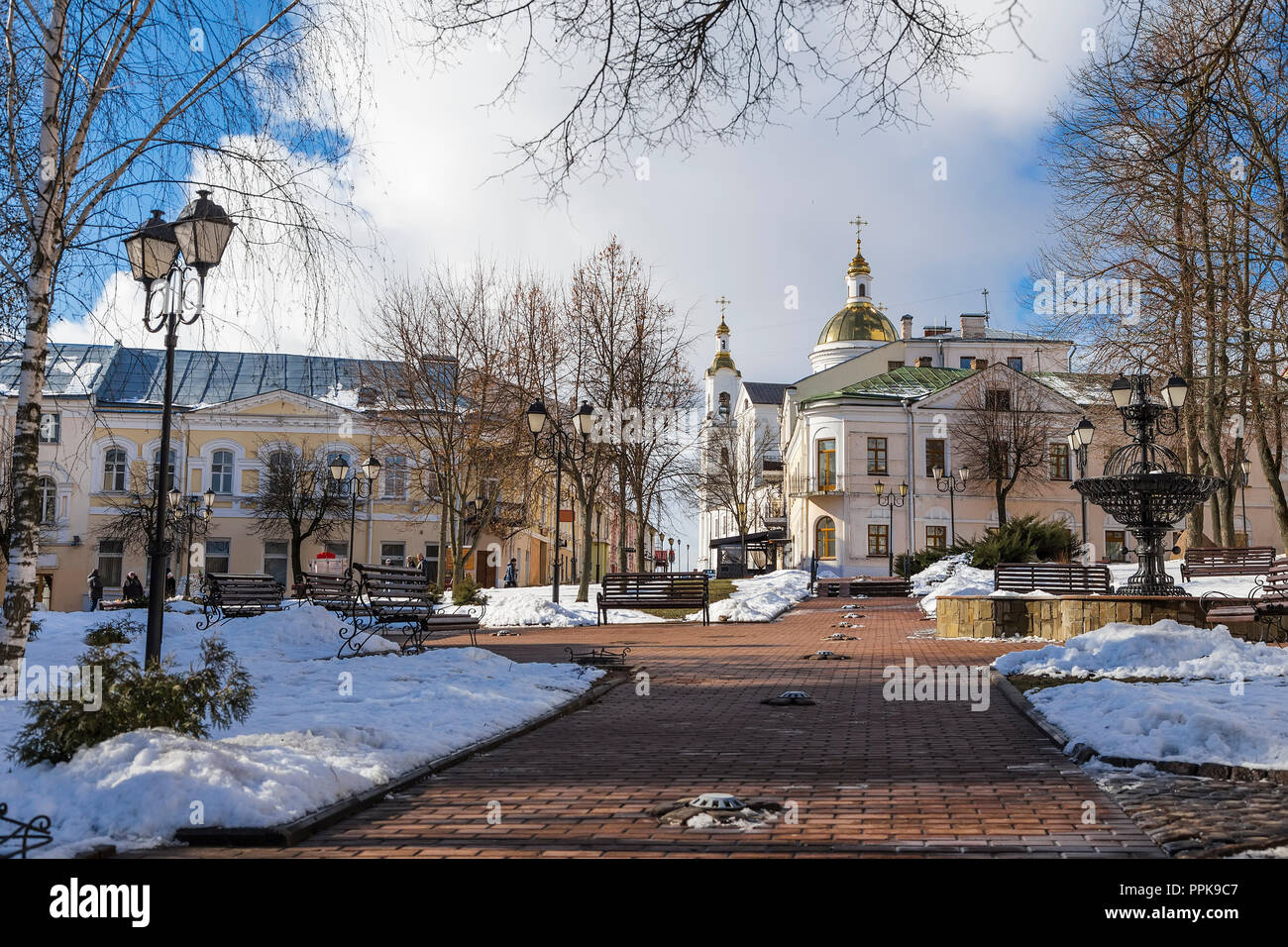 Platz Majakowski und dem Heiligen Kathedrale in Witebsk. Weißrussland Stockfoto