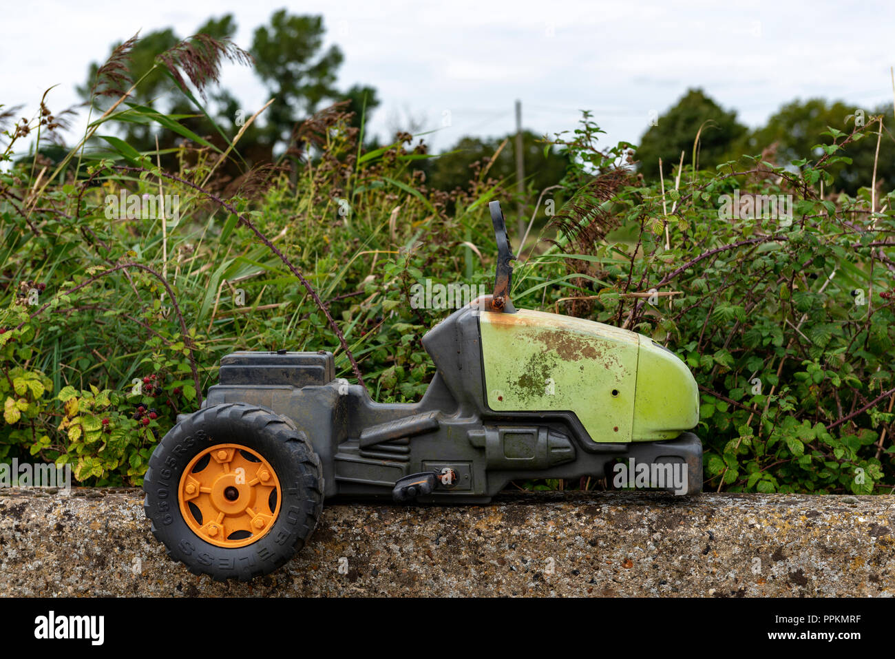 Die gedumpten Kinder Spielzeug Stockfoto