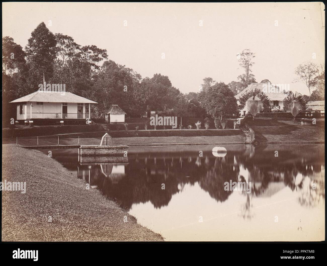 Wasserbehälter bei Thompson Road, Singapur. Artist: Unbekannt. Abmessungen: 20,3 x 27,3 cm (8" x 10 3/4 in.). Datum: 1860s-70s. Museum: Metropolitan Museum of Art, New York, USA. Stockfoto