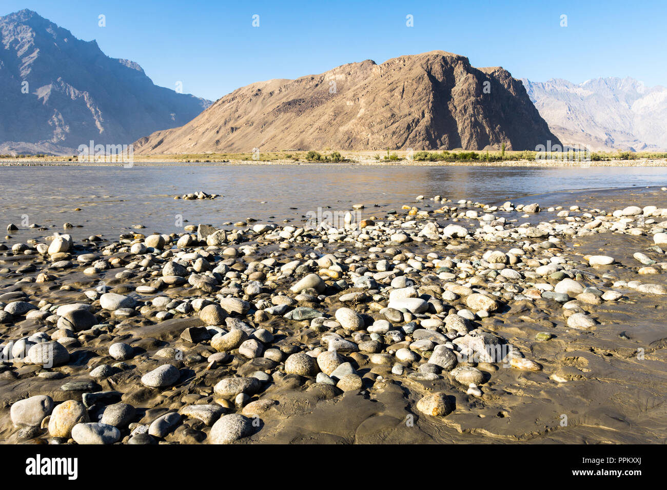 Riverbank Steine von Indus, Skardu, Gilgit-Baltistan, Pakistan Stockfoto