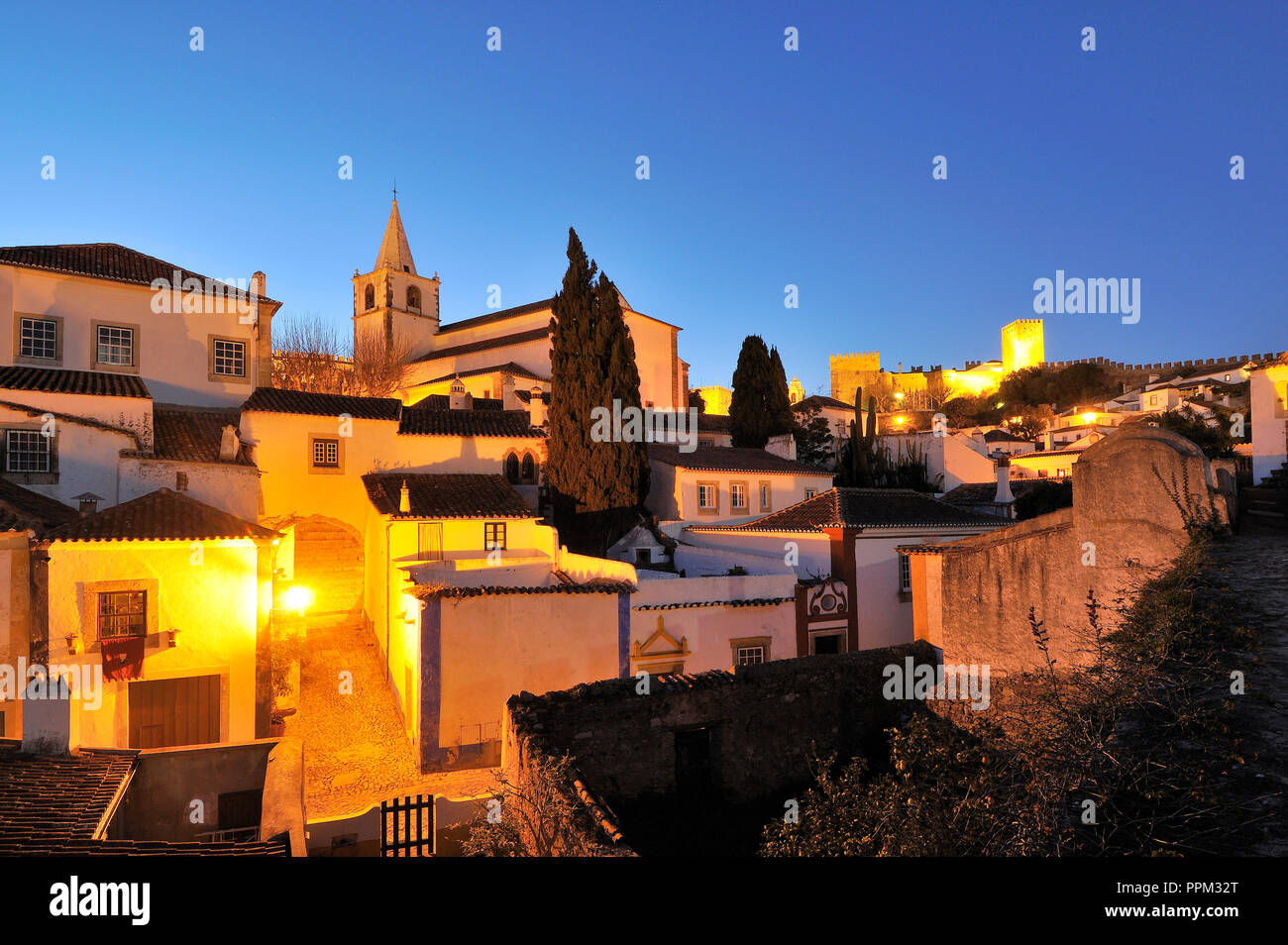 Óbidos, einem der schönsten mittelalterlichen Dörfer in Portugal seit dem 12. Jahrhundert. Stockfoto