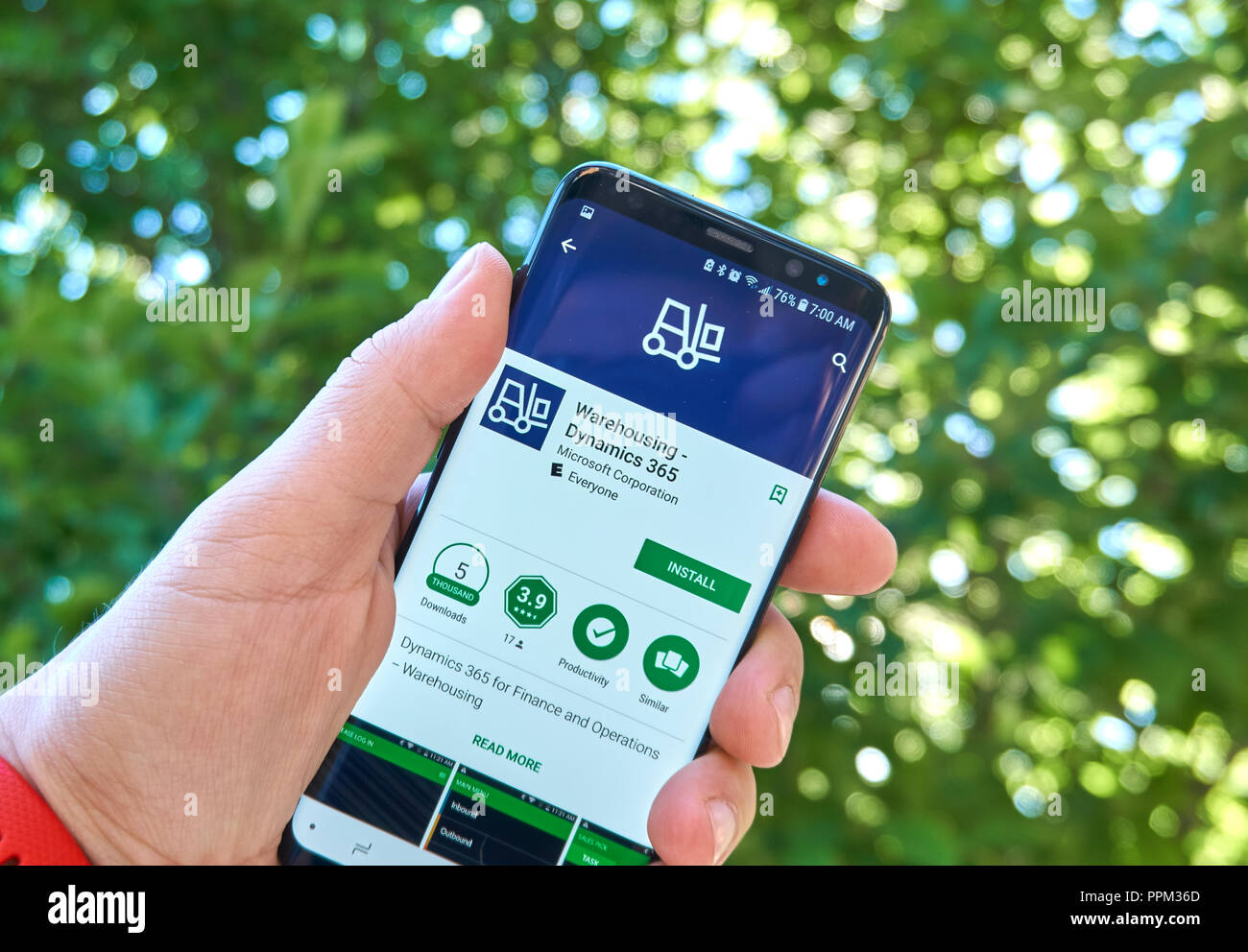 MONTREAL, KANADA - 28. August 2018: Lagerhaltung Microsoft Dynamics 365 android app auf Samsung S8-Bildschirm. Stockfoto