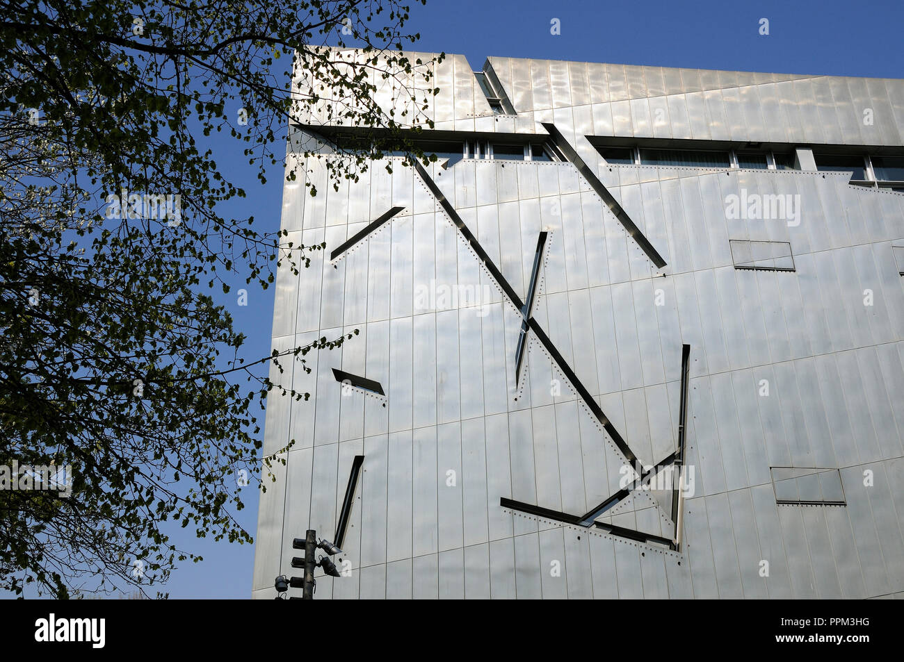 Das Jüdische Museum. Dieses Museum umfasst zwei Jahrtausende deutsch-jüdische Geschichte (von Daniel Libeskind entworfene) Berlin, Deutschland Stockfoto