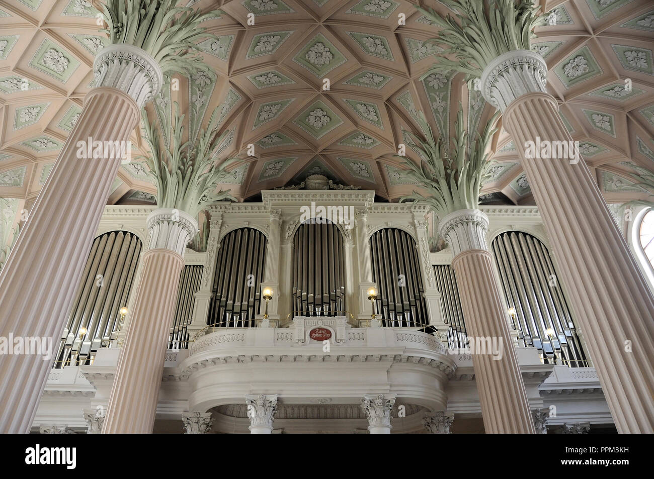 Innenraum der Thomaskirche, wo in 1723, Johann Sebastian Bach Kantor und Musikdirektor ernannt wurde. Leipzig, Deutschland Stockfoto