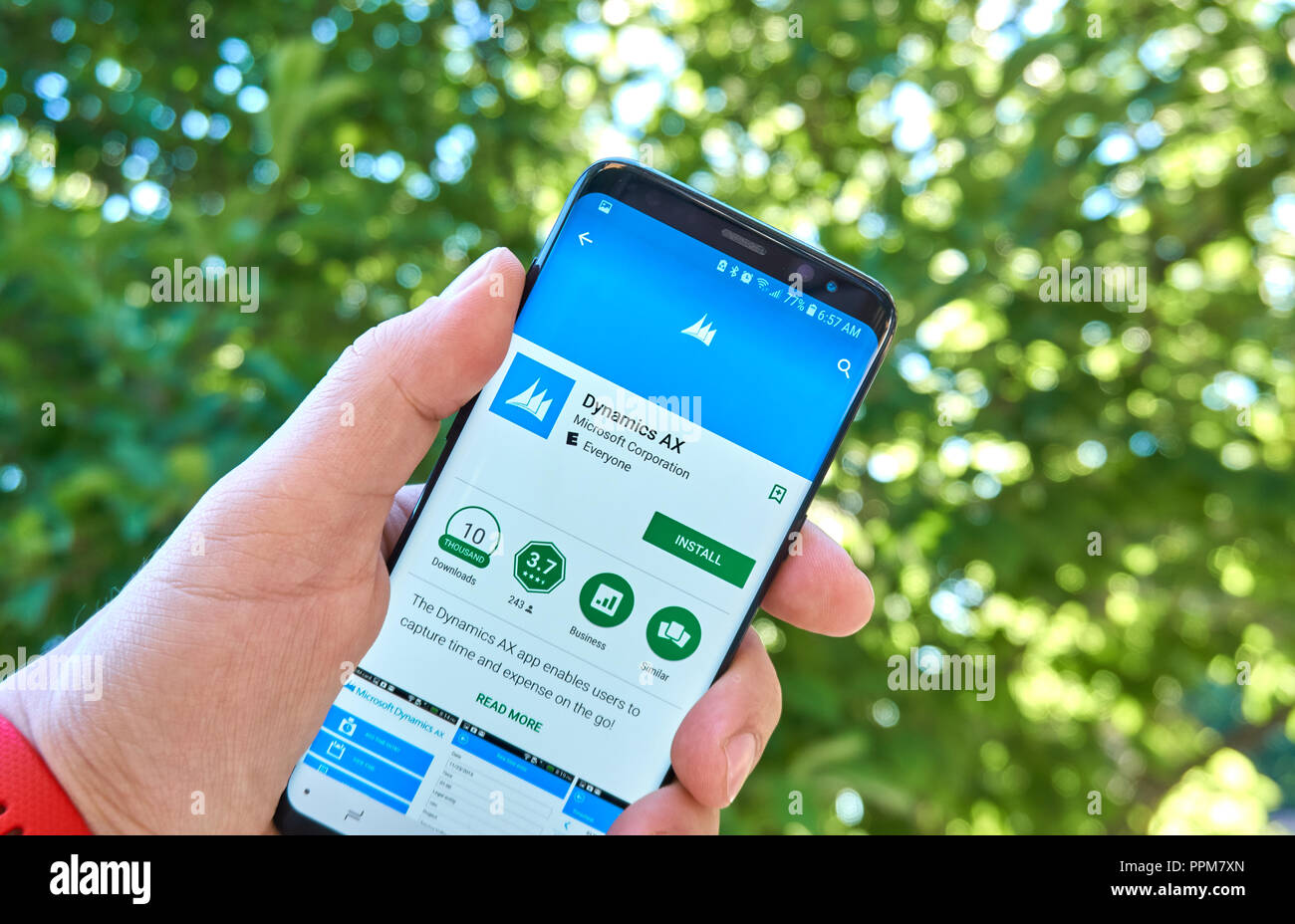 MONTREAL, KANADA - 28. August 2018: Microsoft Dynamics AX android app auf Samsung S8-Bildschirm. Stockfoto
