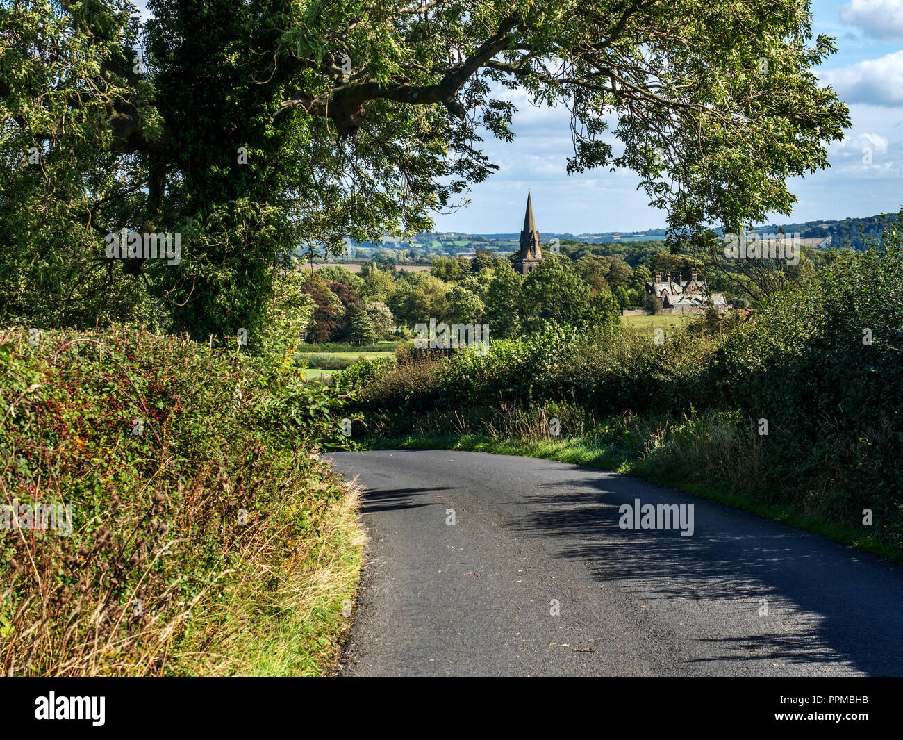Der St. Barnabas Kirche Weeton von Weeton Lane in der Nähe von huby North Yorkshire England Stockfoto