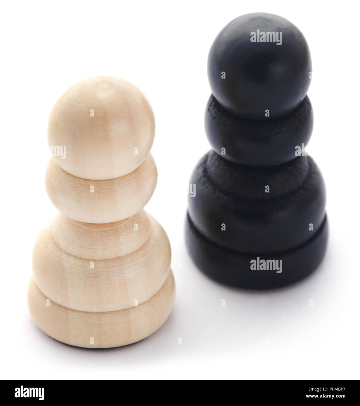 Holz- Spielball für Schach Spiel auf weißem Hintergrund Stockfoto