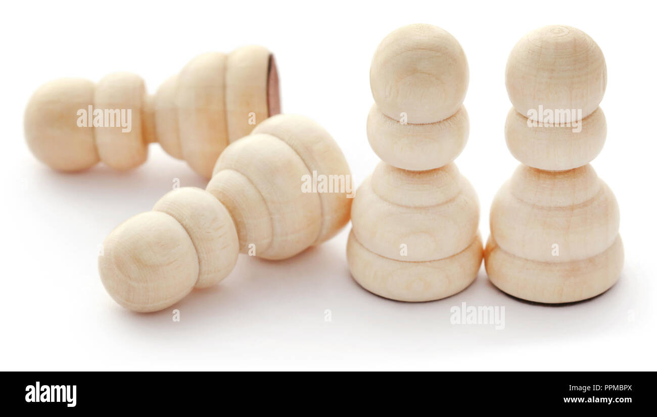 Holz- Spielball für Schach Spiel auf weißem Hintergrund Stockfoto