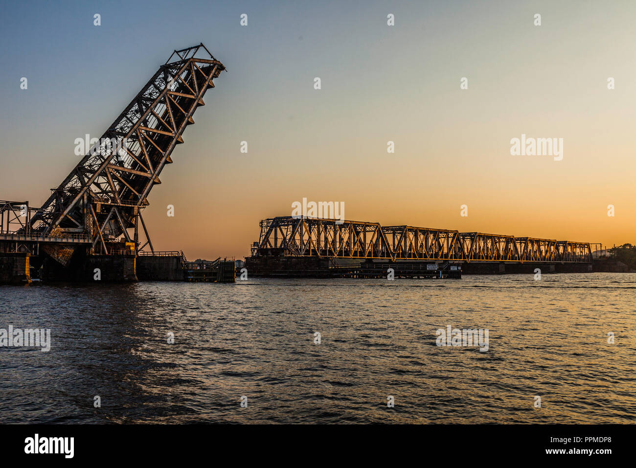 Amtrak - Old Saybrook Old Lyme Bridge Old Lyme, Connecticut, USA Stockfoto