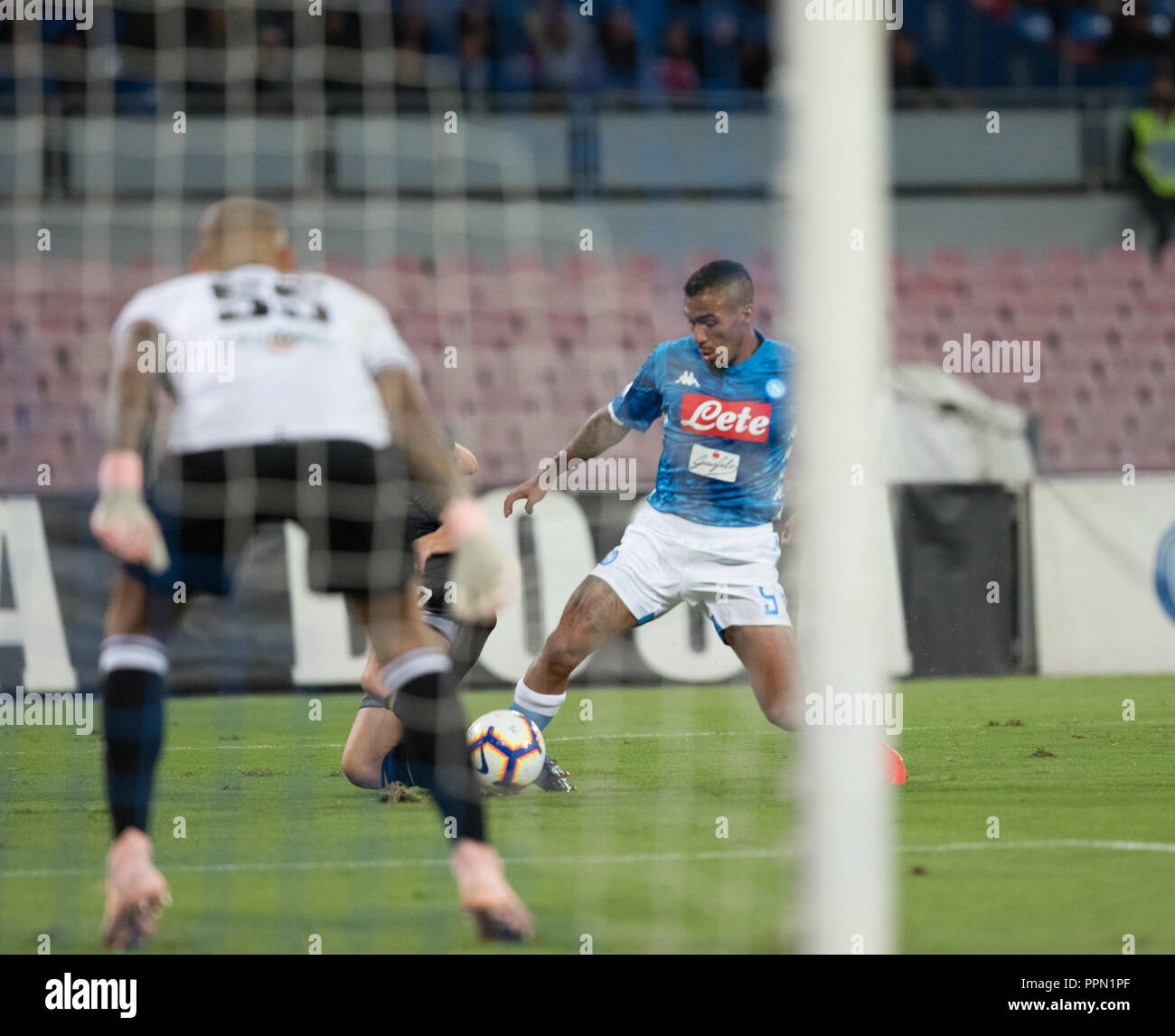 Neapel, Kampanien, Italien. 26 Sep, 2018. Allan des SSC Napoli in Aktion während des Spiels gesehen. SSC Napoli vs Parma Calcio in der Serie A Fußball Spiel im Stadion San Paolo. Credit: Ernesto Vicinanza/SOPA Images/ZUMA Draht/Alamy leben Nachrichten Stockfoto