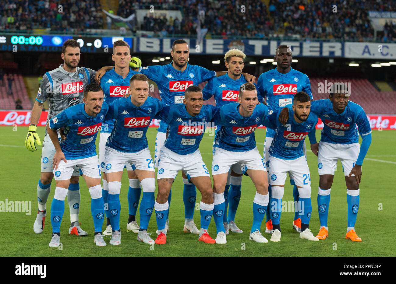 Neapel, Kampanien, Italien. 26 Sep, 2018. Napoli Team Line-ups während der Serie ein Fußballspiel zwischen SSC Napoli und Parma Calcio San Paolo Stadions. Credit: Ernesto Vicinanza/SOPA Images/ZUMA Draht/Alamy leben Nachrichten Stockfoto