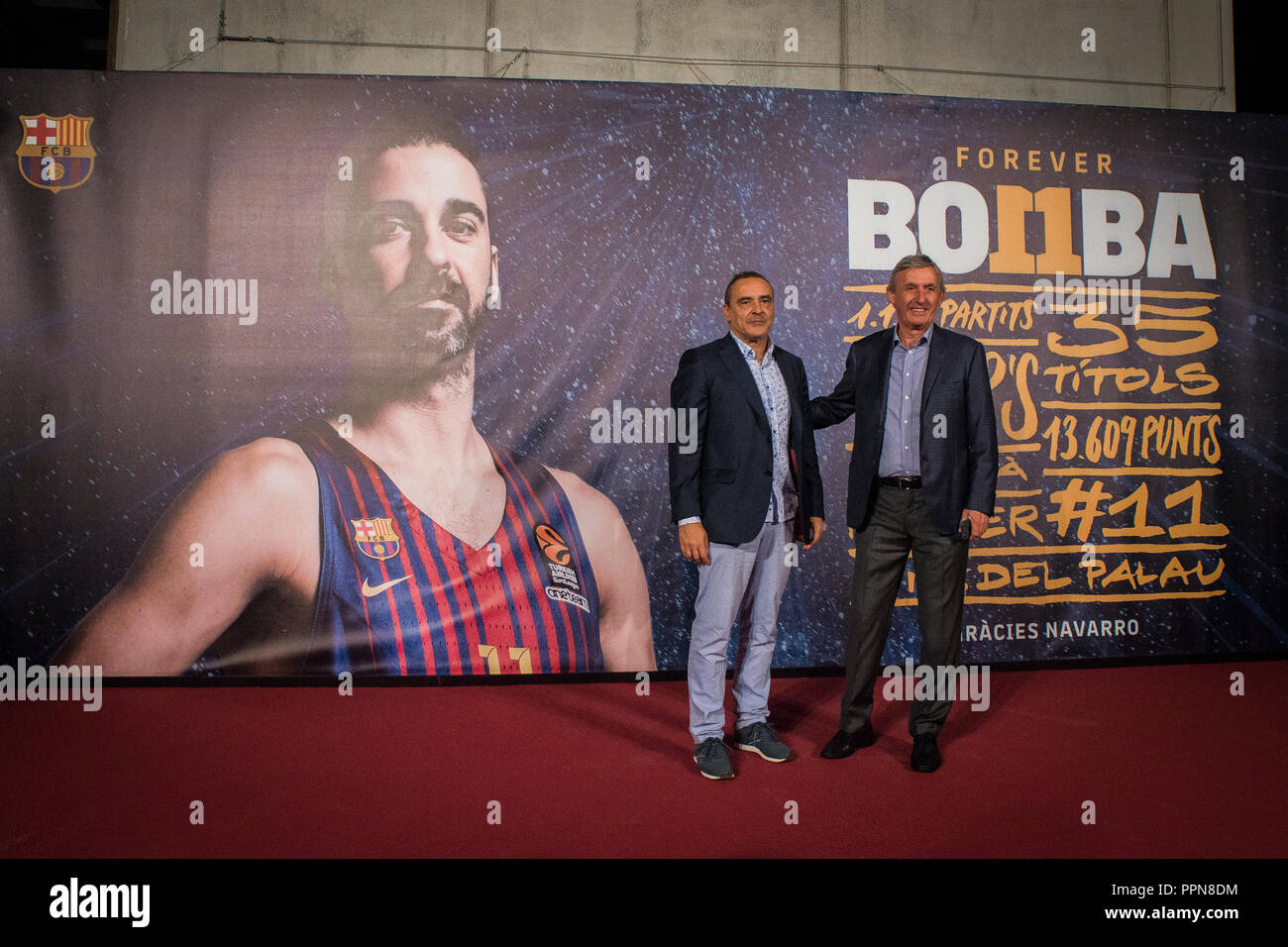 25. September 2018, Barcelona, Spanien; Juan Carlos Navarro Tribut; FC Barcelona Basketball manager Svetislav Pesic (l) Stockfoto