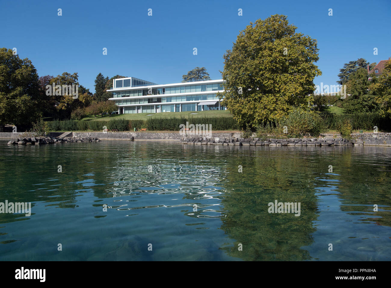 27. September 2018, Schweiz, Nyon: die UEFA Hauptquartier am Genfer See. Dieses ist, wo die Entscheidung über den Austragungsort des nächsten aber eine kontinentale Turnier auf der Sitzung der Mitglieder des Exekutivkomitees der UEFA gestellt wird. Die Fußball-Verbände aus Deutschland und der Türkei sind die Anwendung der 2024 Fußball-Europameisterschaft zu bewirten. Foto: Soeren Stache/dpa Stockfoto