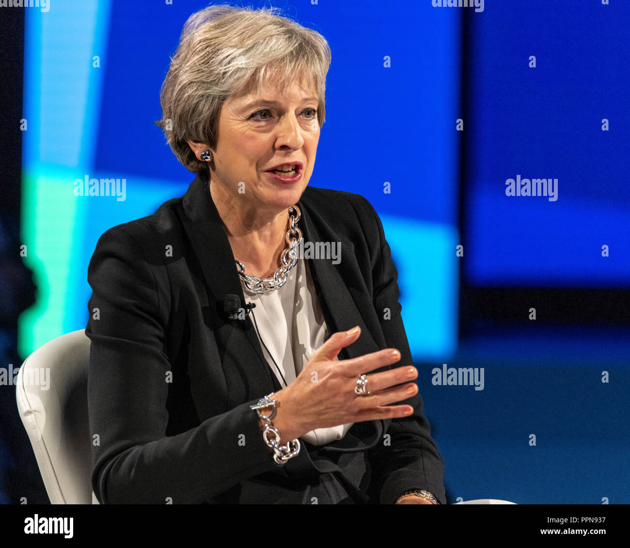 New York, USA, 26. September 2018. Der britische Premierminister Theresa May Gespräche im Bloomberg Global Business Forum in New York, an der Seitenlinie der 73. Generalversammlung der Vereinten Nationen. Foto von Enrique Ufer Stockfoto