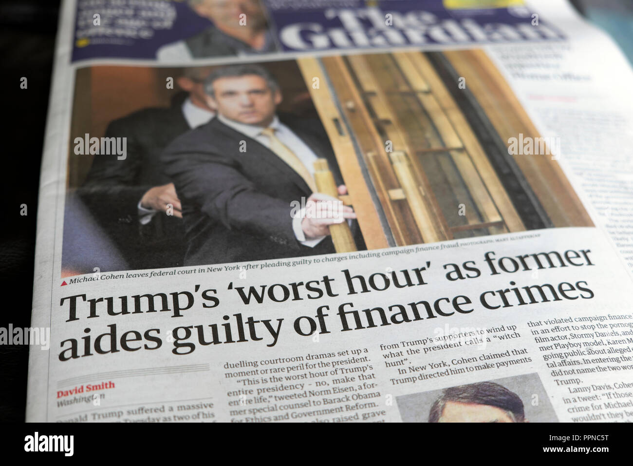 Die Zeitung The Guardian headline Michael Cohen" Am schlimmsten ist Trumpf Stunde" als ehemalige Adjutanten schuldig der Verbrechen" 23. August 2018 London, Großbritannien Stockfoto